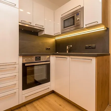 Aichner * מיטרסיל