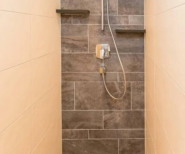 Aichner * מיטרסיל